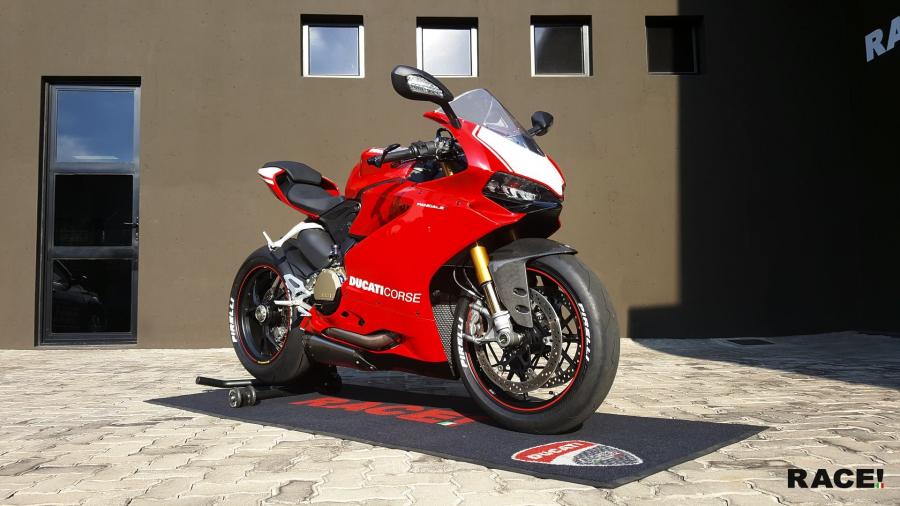 Ducati 1199 Panigale S by RACE!